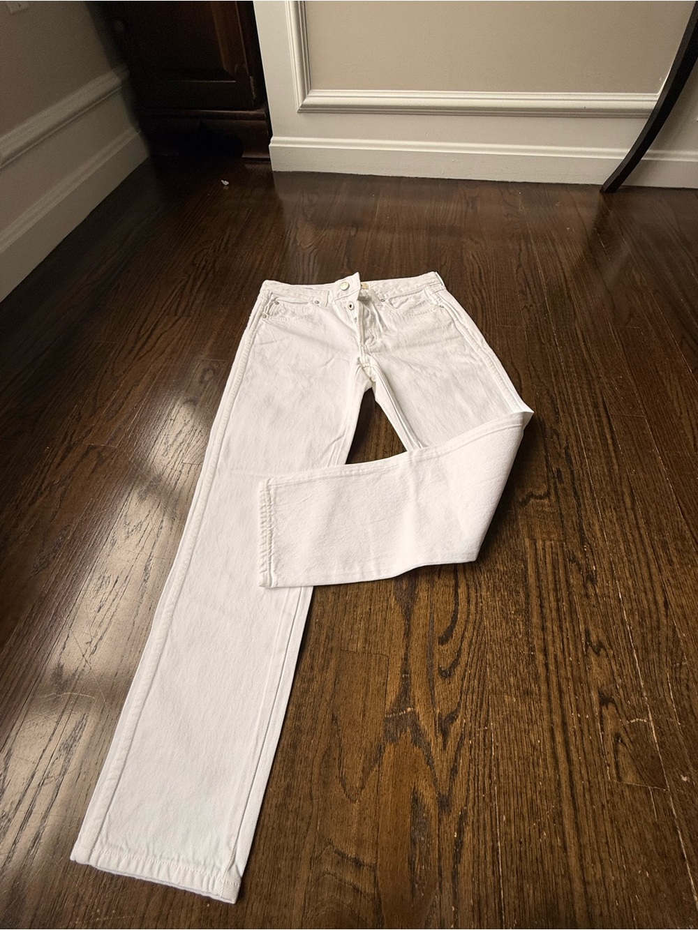 AMO Women's White Straight-Leg Jeans